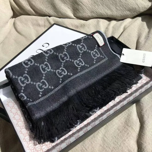 Шарф Gucci из 100 шерсти — фото 13