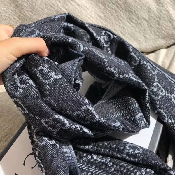 Шарф Gucci из 100 шерсти — фото 16