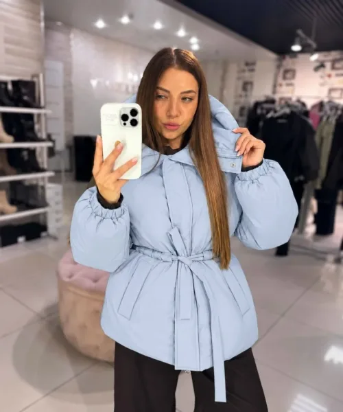 Удобная куртка с поясом - отличный вариант на каждый день — фото 5