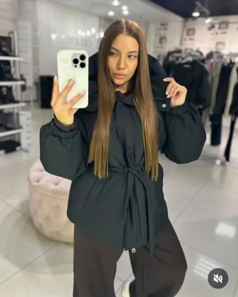 Удобная куртка с поясом - отличный вариант на каждый день — фото 19