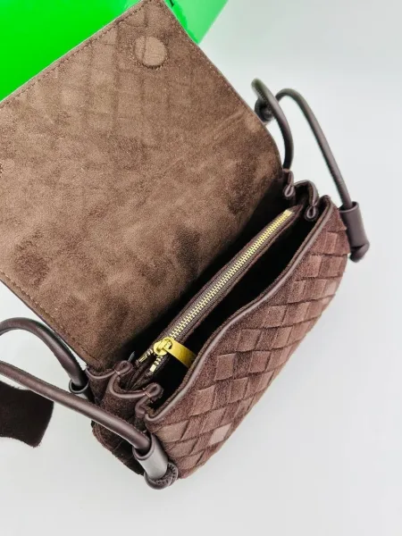 Bottega Veneta Сумка выполнена из натуральной замши — фото 10