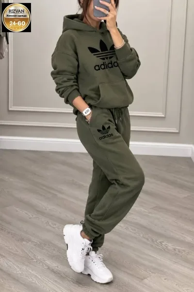 Спортивный костюм Adidas комфорт и стиль в каждой детали — фото 3