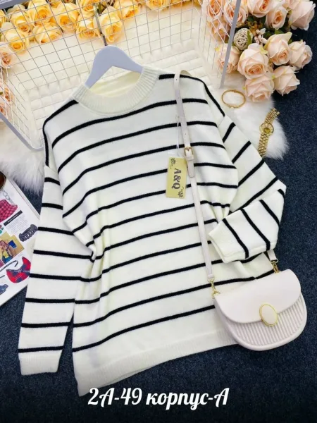 Однотонный свитер из натуральной шерсти — фото 3