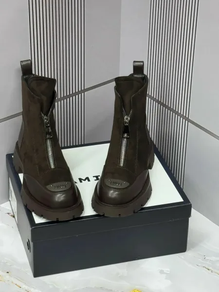 Ботинки из замши — фото 11