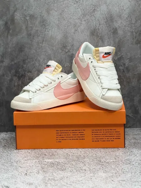 Кроссовки Nike Blazer LUXE в коробке — фото 3