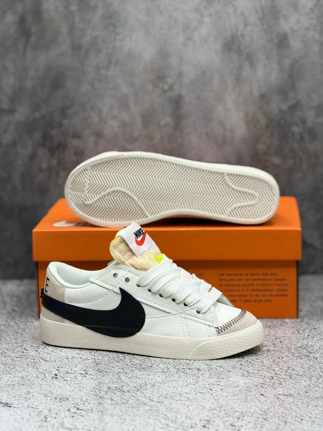 Кроссовки Nike Blazer LUXE в коробке — фото 2
