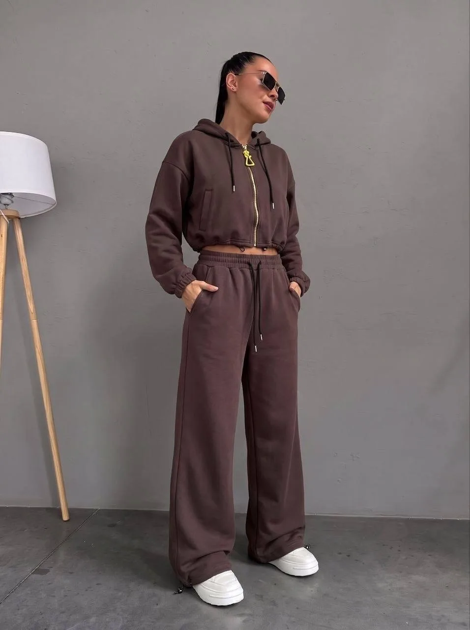 Спортивный костюм с худи на молнии и регулируемыми — фото 6