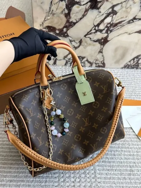 LOUISVUITTON сумка из канвы и натуральной кожи — фото 11
