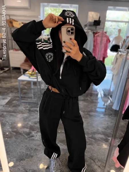 Тёплый костюм-двойка с лампасами — фото 3