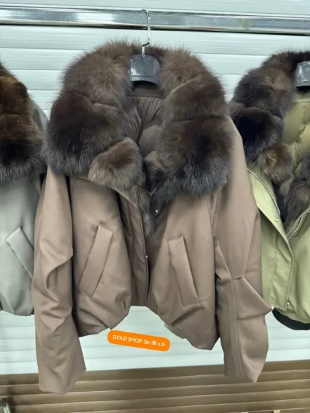 Пуховик женский с натуральным мехом песца — фото 7