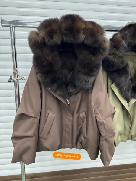 Пуховик женский с натуральным мехом песца — фото 4