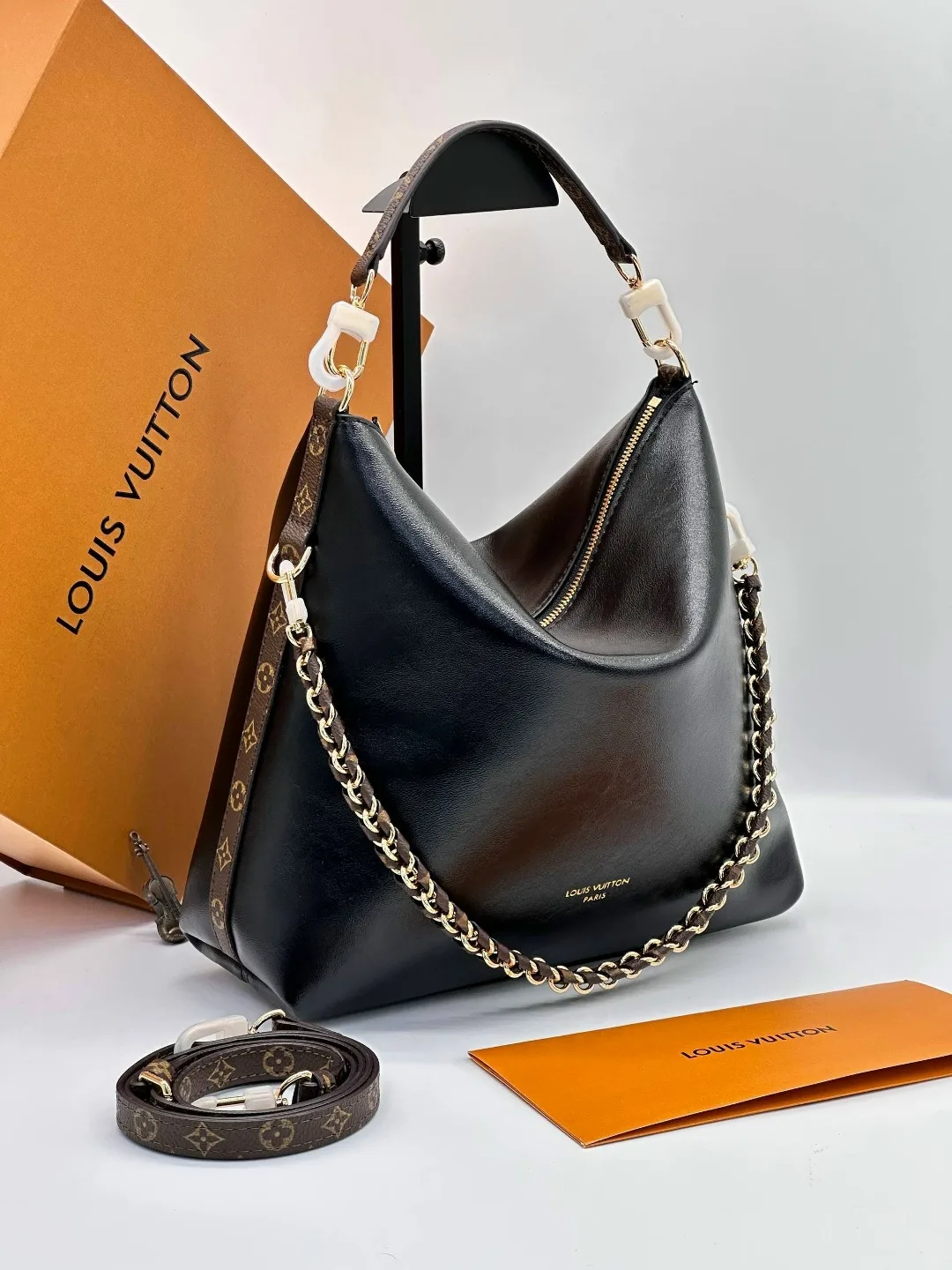 LOUISVUITTON сумка из натуральной кожи — фото 1