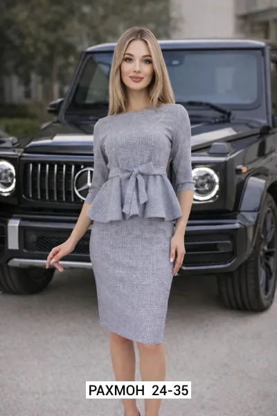 Однотонное платье-запах из хлопково-бязевой ткани — фото 1