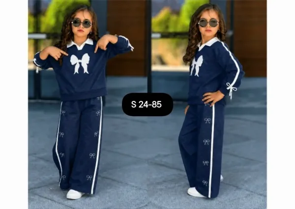 Костюм Стильная модель с модными принтами, флис — фото 1