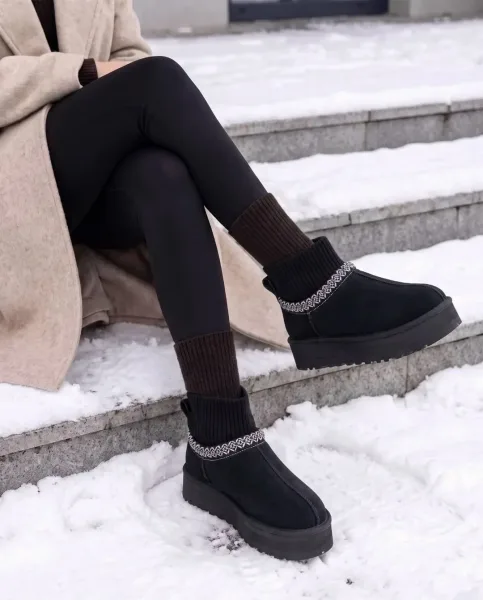 Женские угги из натурального меха — фото 1