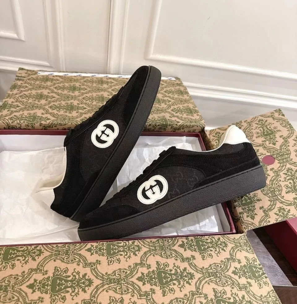 Gucci G75 замшевые кроссовки с контрастным белым знаком GG — фото 1