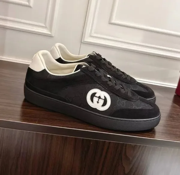 Gucci G75 замшевые кроссовки с контрастным белым знаком GG — фото 15