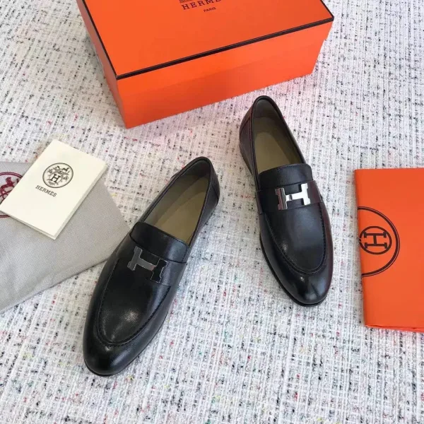 Лоферы Hermès Paris из чёрной кожи — фото 9