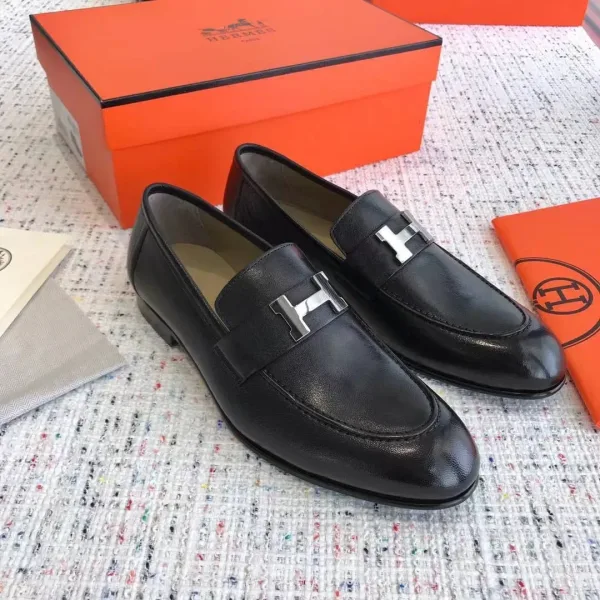 Лоферы Hermès Paris из чёрной кожи — фото 11