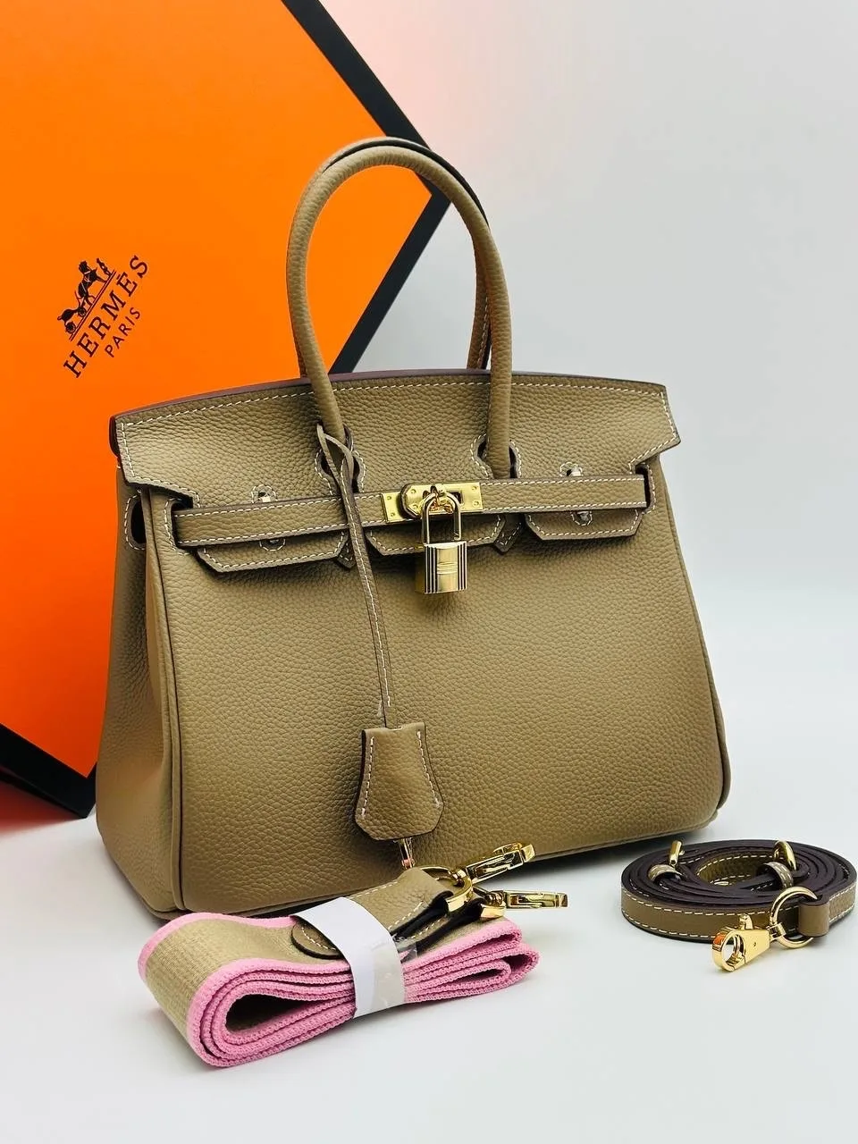 Сумка Hermes Birkin 25 выполнена из натуральной кожи — фото 2