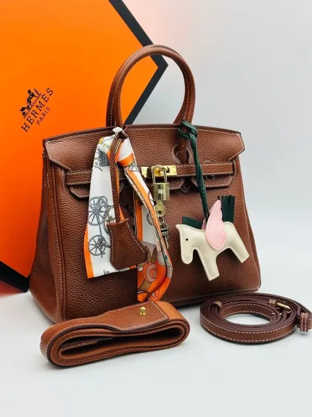 Сумка Hermes Birkin 25 выполнена из натуральной кожи — фото 8