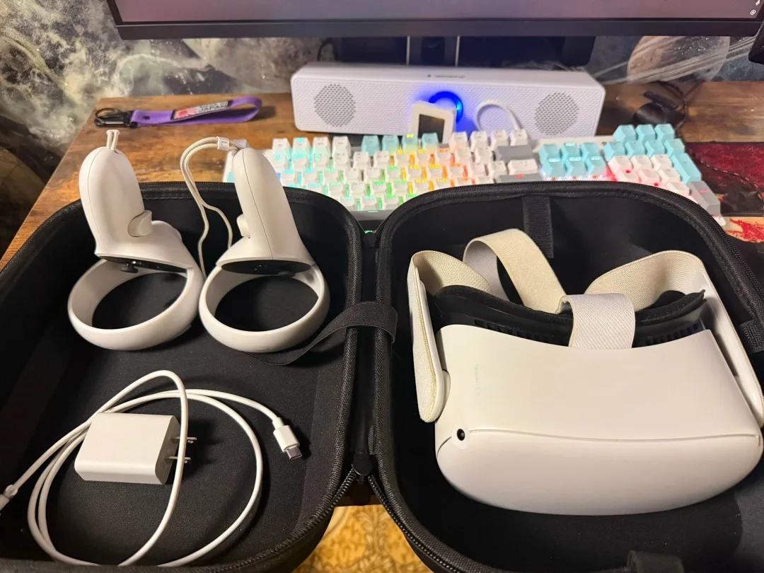 Продам очки VR Oculus Quest 2 128gb. ПО последнее обновление, линзы без царапин. купил год назад, но по факту пользовалс — фото 1