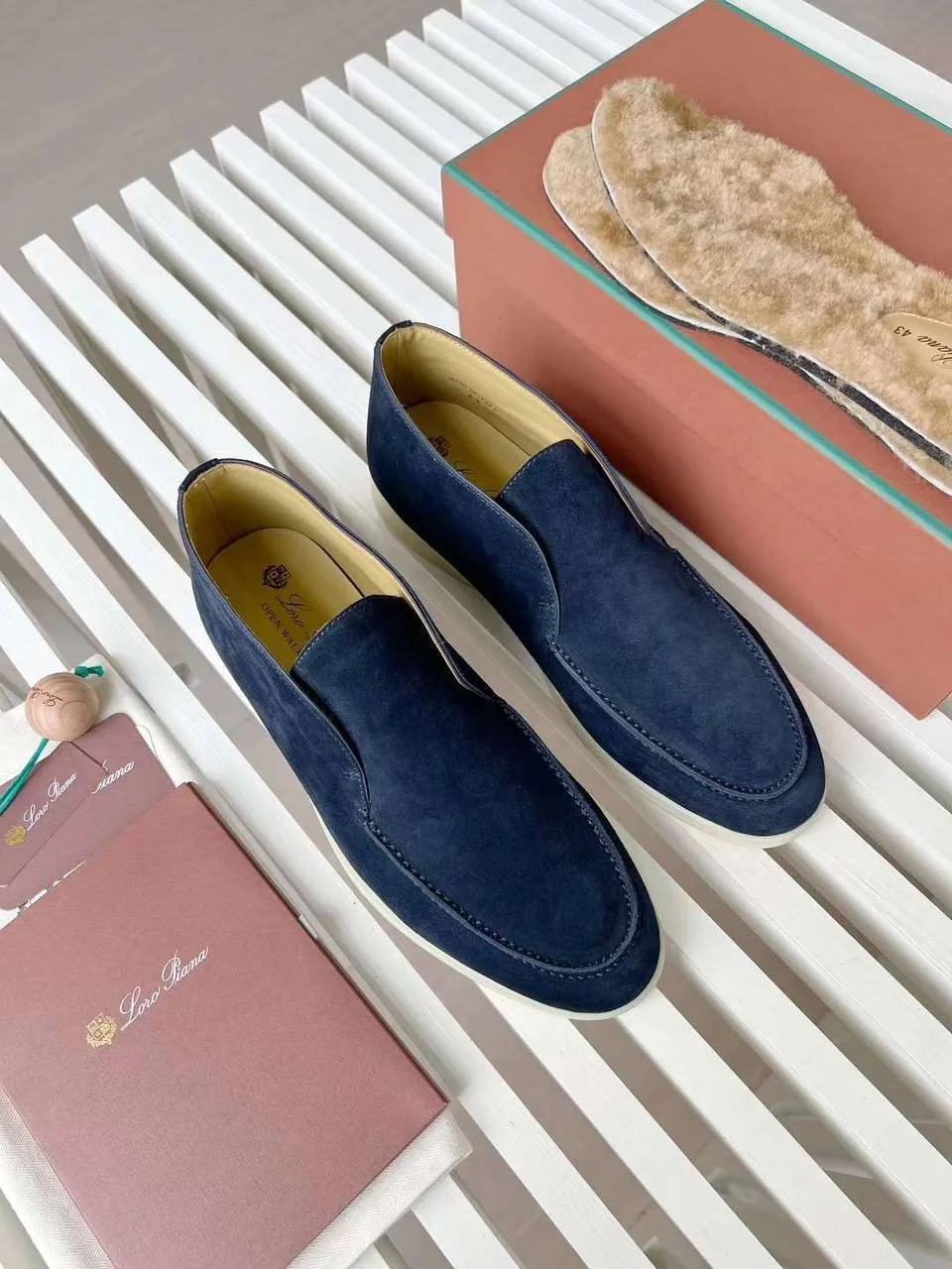 Лоферы Loro Piana из натуральной замши темно-синего цвета — фото 8