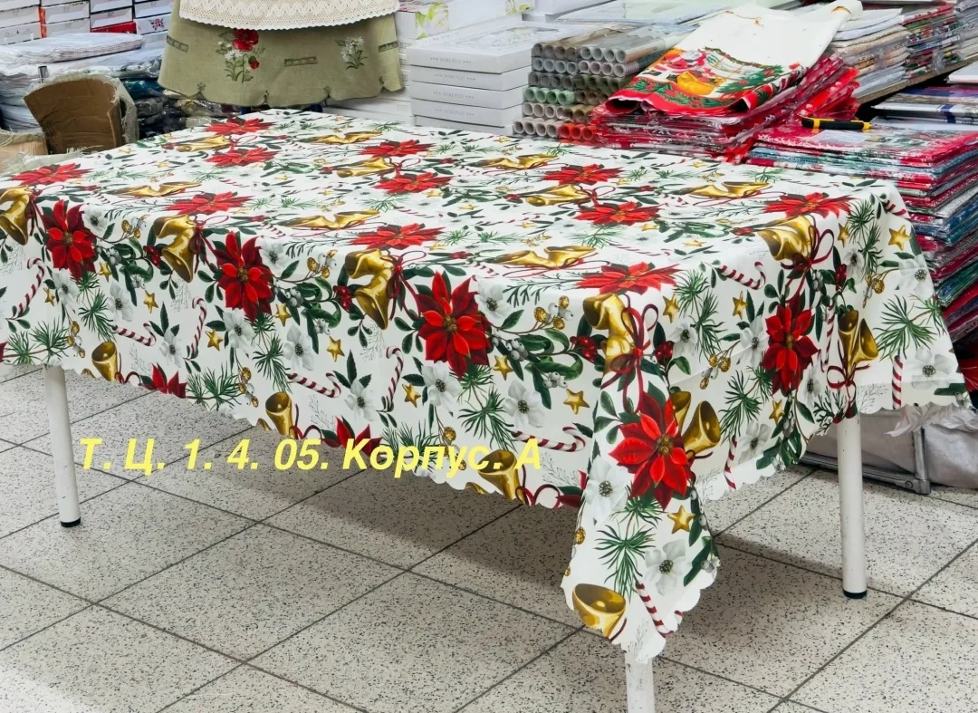 Скатерти новогодние очень хорошее качество, полиэстер — фото 2