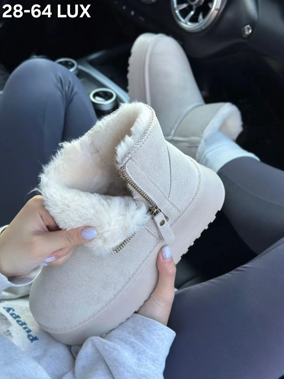 Зимние ботинки UGG на платформе с натуральным мехом внутри — фото 2