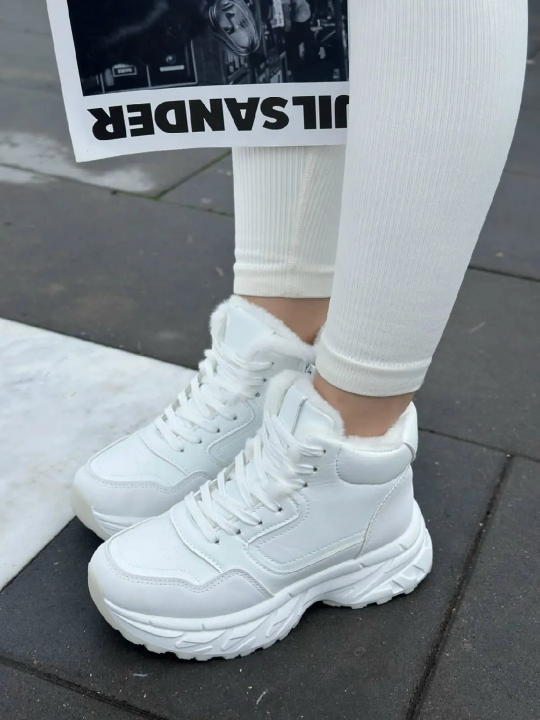 Женские кроссовки из эко-кожи — фото 1