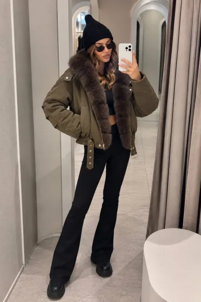 Куртка женская с меховым воротником коричневая — фото 6