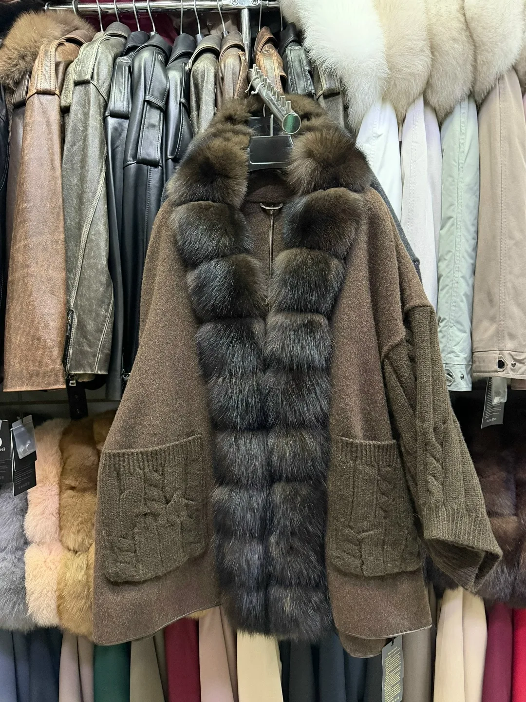 Куртка Шерсть с отделкой из натурального меха — фото 1