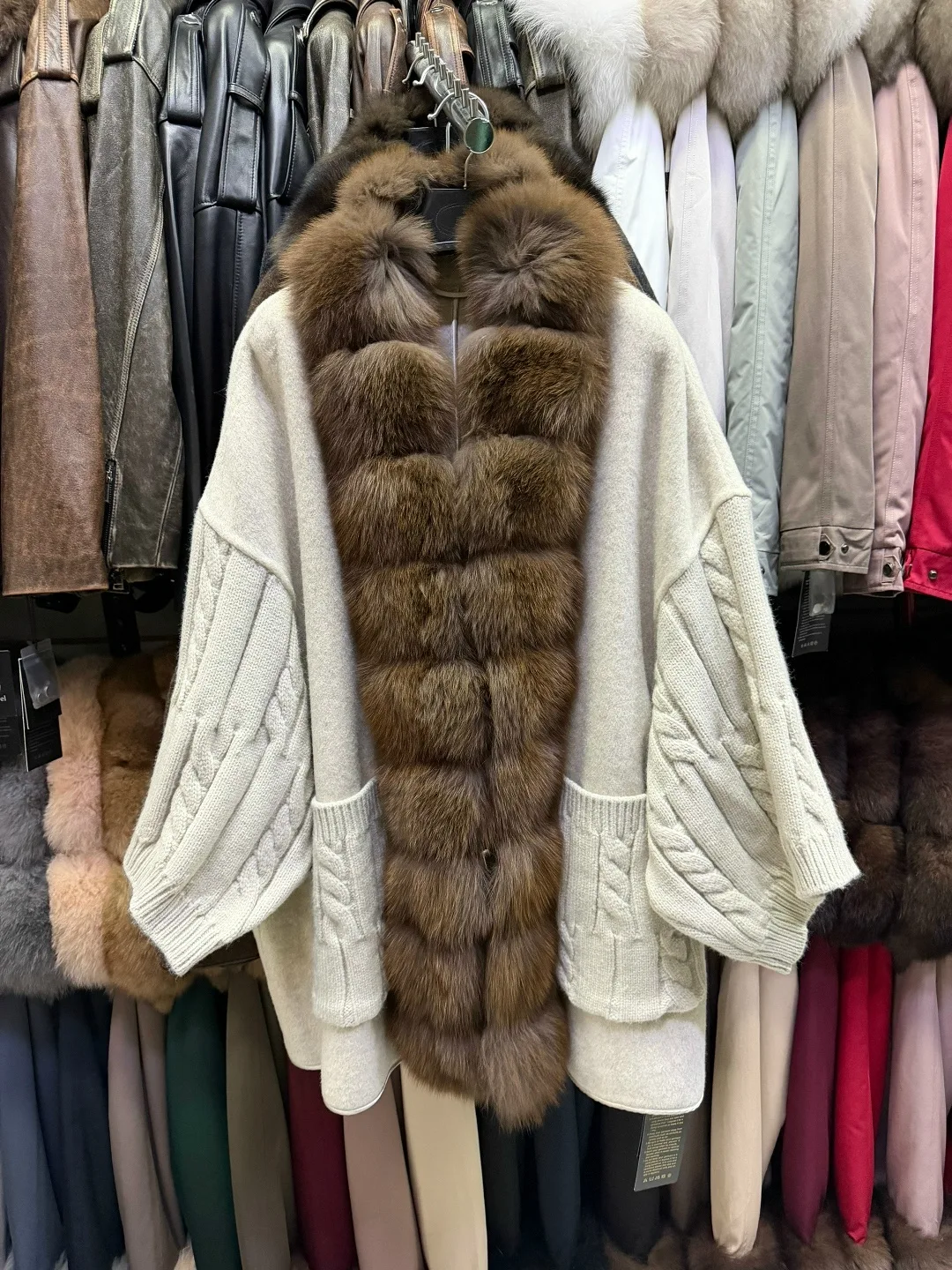 Куртка Шерсть с отделкой из натурального меха — фото 3