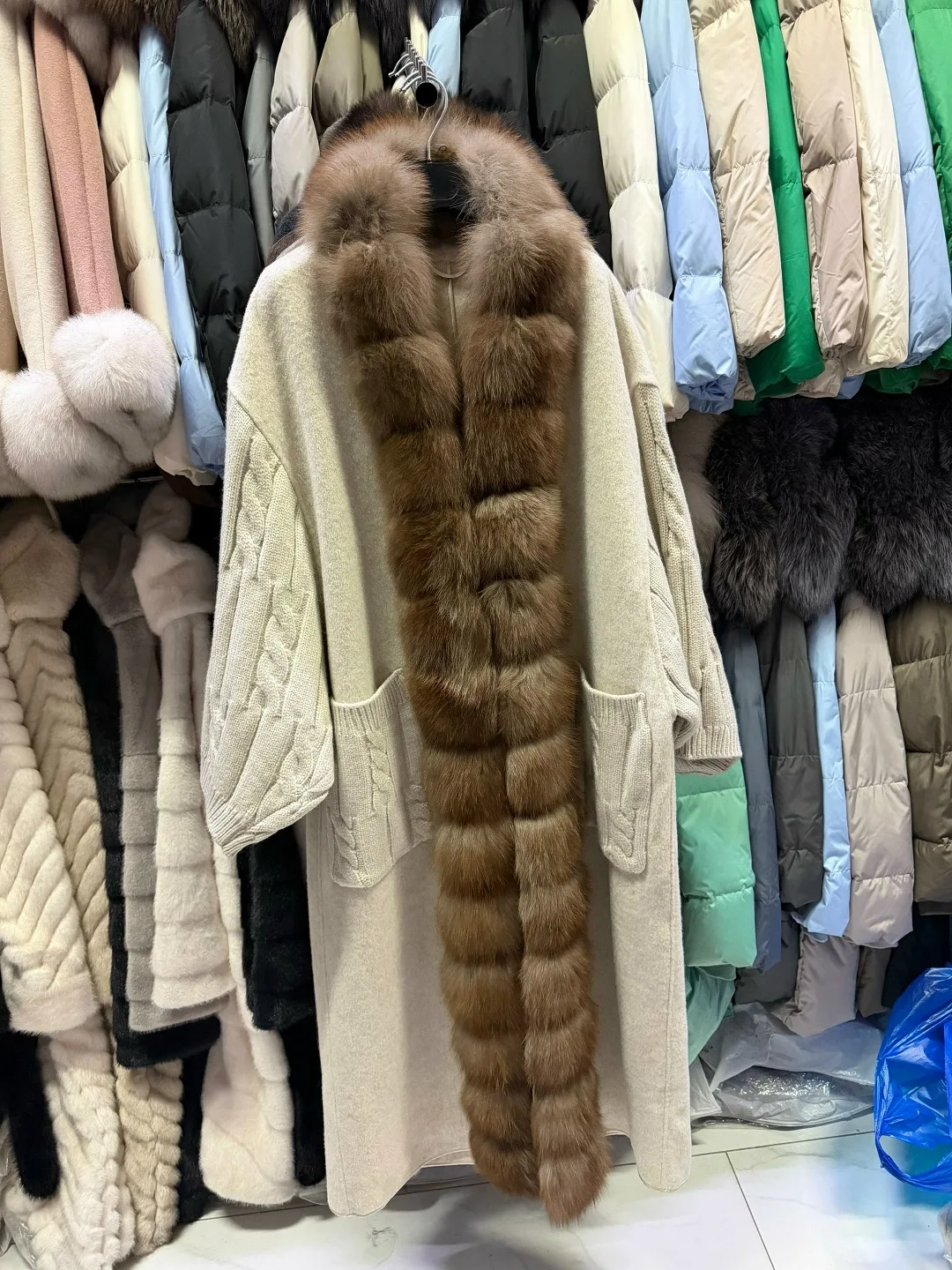Шерсть с отделкой из натурального меха — фото 1