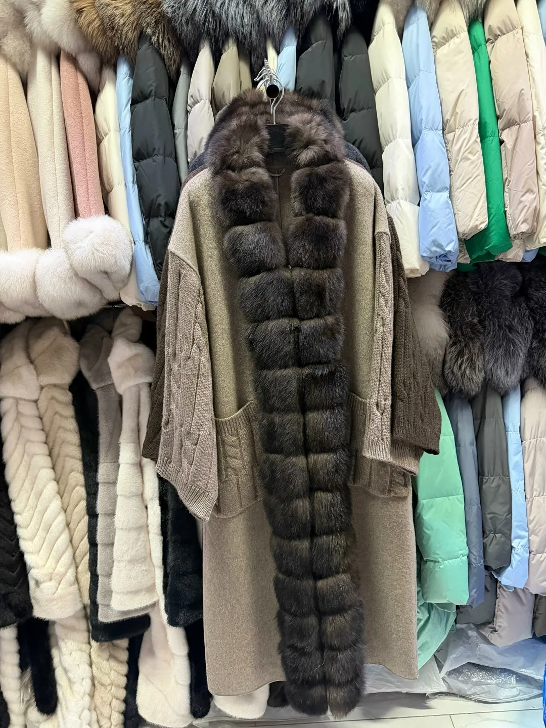 Шерсть с отделкой из натурального меха — фото 2