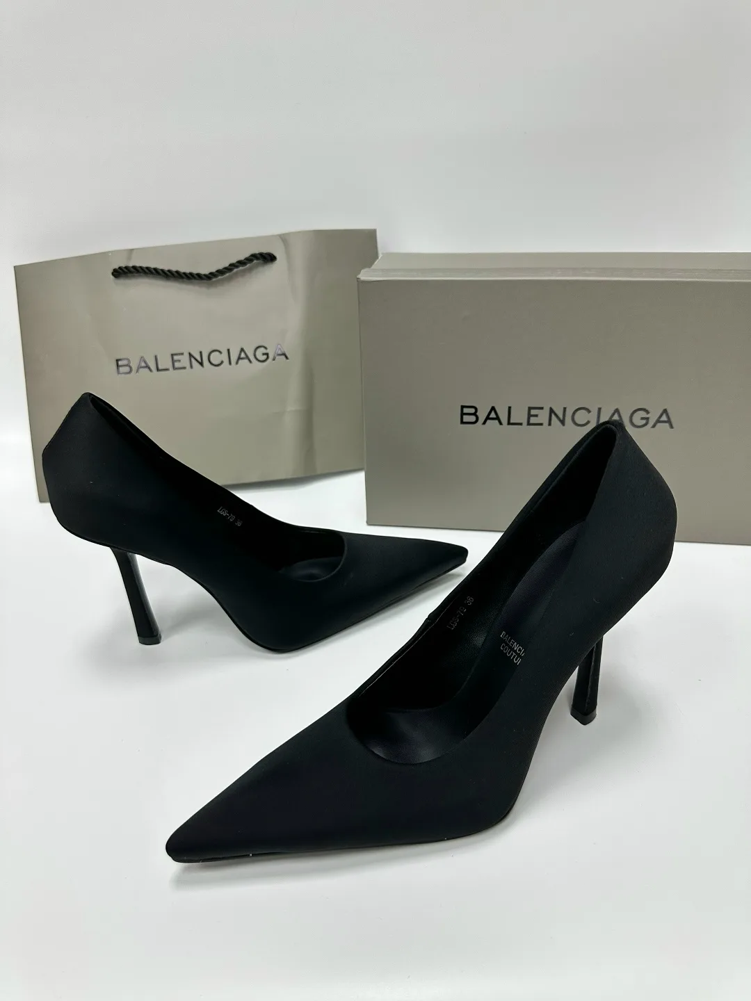 Balenciaga - туфли из кожи и атласа — фото 7