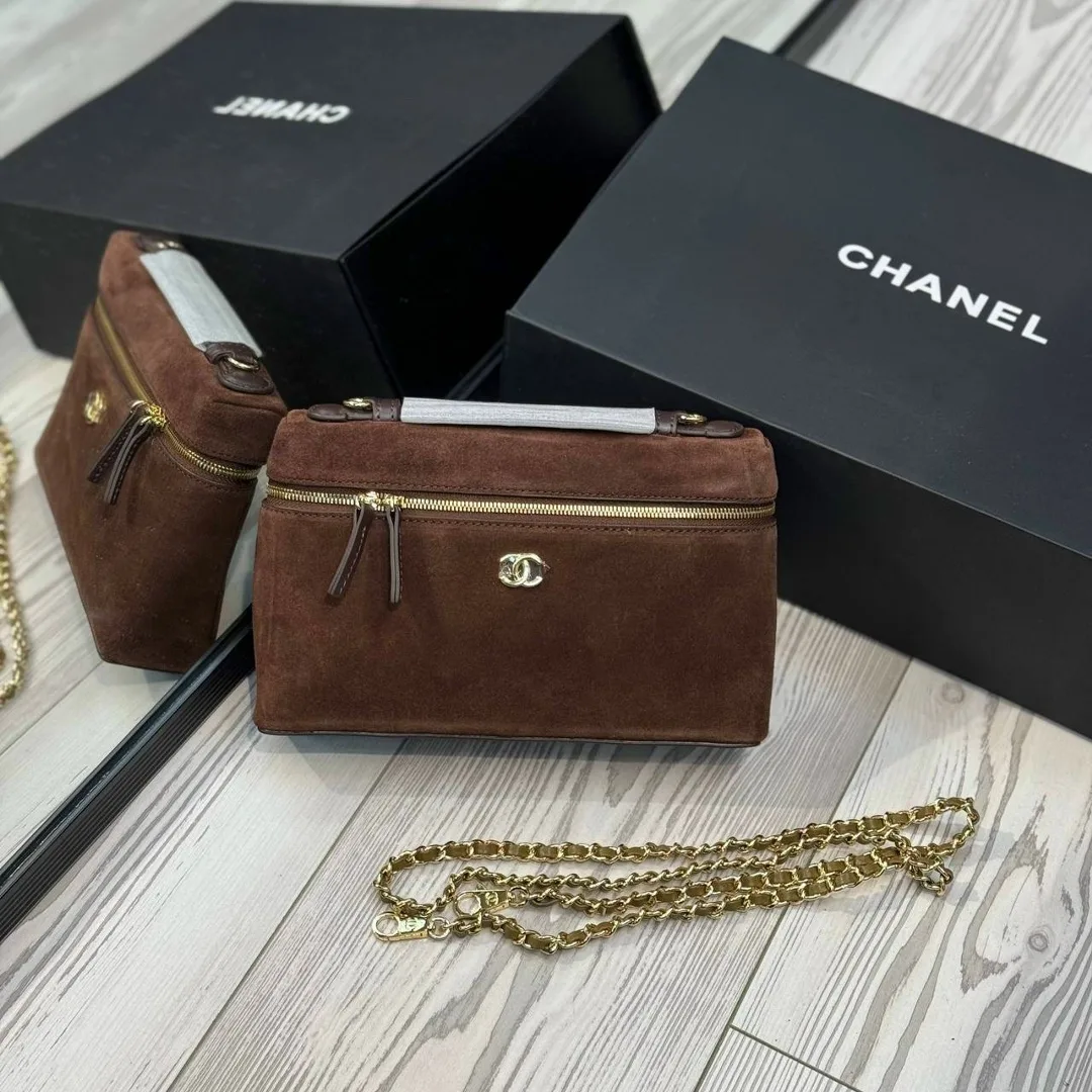 CHANEL Сумка из натуральной замши — фото 1
