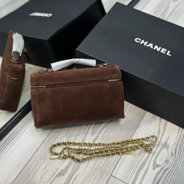 CHANEL Сумка из натуральной замши — фото 2