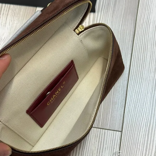 CHANEL Сумка из натуральной замши — фото 6