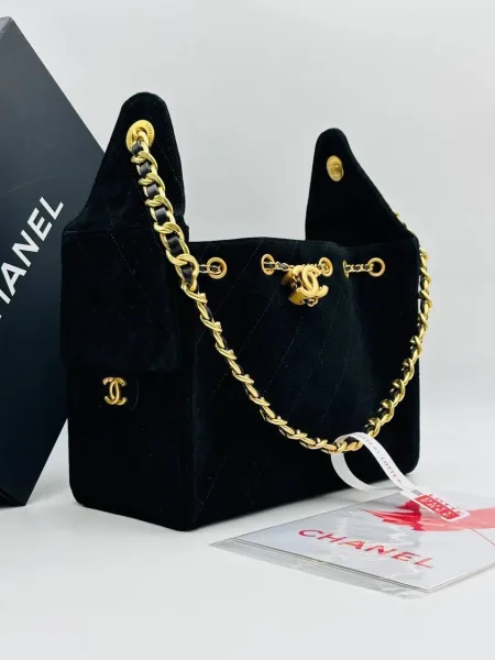 Chanel Сумка выполнена из натуральной замши — фото 5