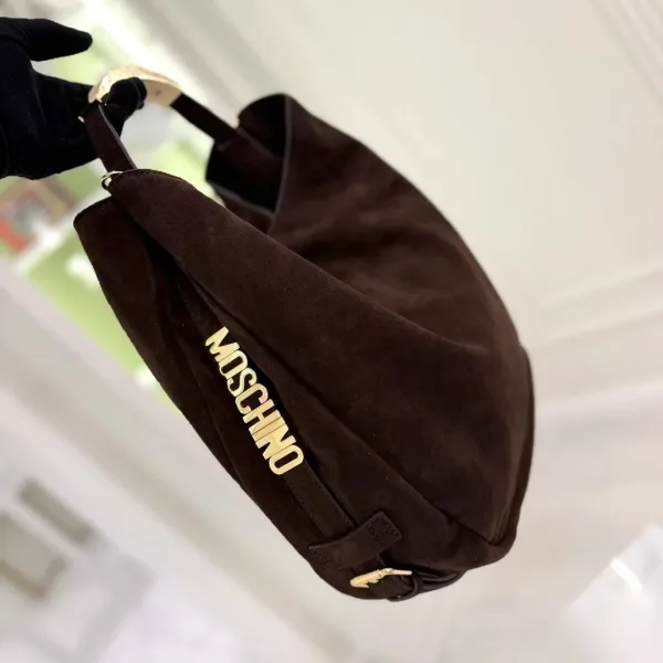 Сумка MOSCHINO из натуральной замши — фото 7