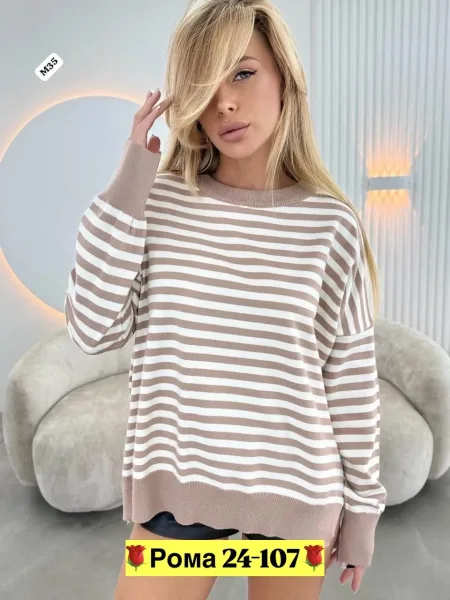 Теплый свитер в полоску из качественной вязаной ткани — фото 4