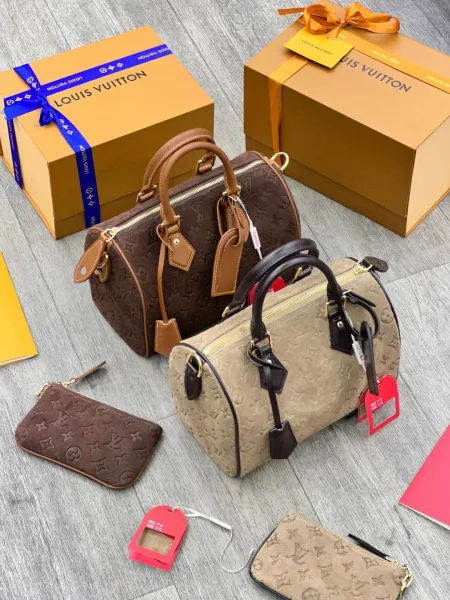 LOUISVUITTON, сумка из натуральной замши — фото 4