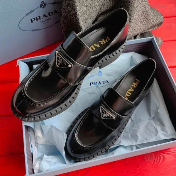 Пенни-лоферы Prada Brushed на массивной подошве — фото 6