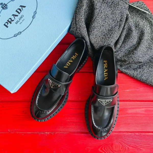 Пенни-лоферы Prada Brushed на массивной подошве — фото 7
