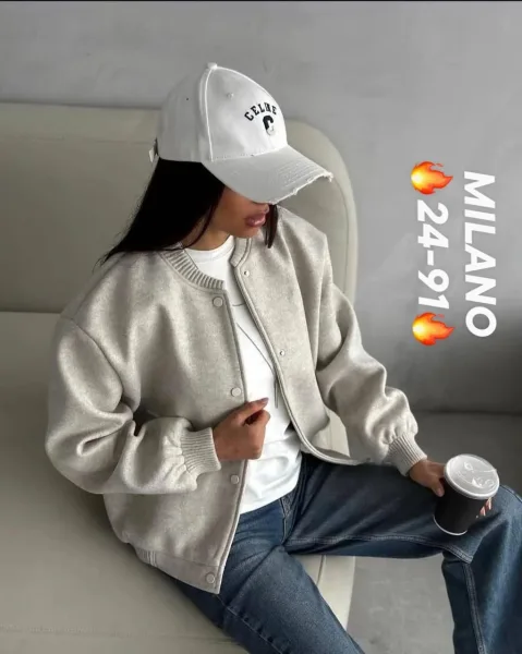 Лёгкий и тёплый бомбер из качественного кашемирного материала с приятной подкладкой — фото 7