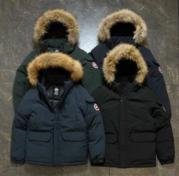 Зимняя куртка Canada Goose — фото 6