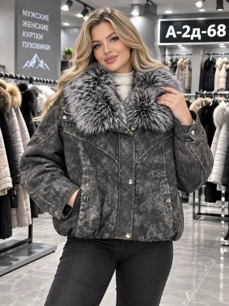 Тёплая стильная куртка из джинсы съёмным меховым воротником — фото 7