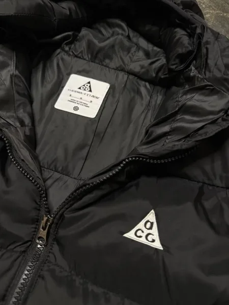 Лёгкая и тёплая куртка NIKE ACG с наполнителем холлофайбер — фото 5