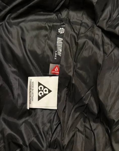 Лёгкая и тёплая куртка NIKE ACG с наполнителем холлофайбер — фото 7